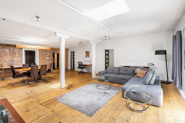 2 Bedroom 2 Bathroom Deluxe Plus Apartment