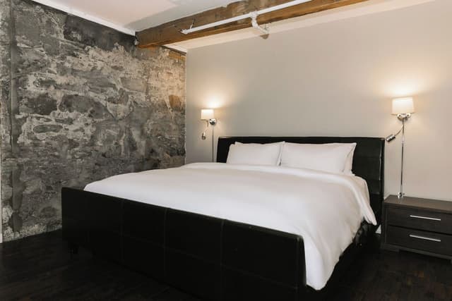 2 Bedroom 2 Bathroom Deluxe Plus Apartment
