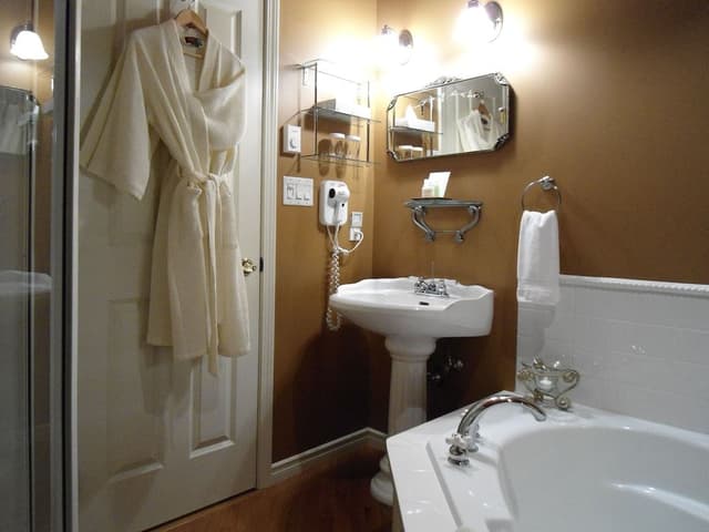 Premium Room, 1 Queen Bed (Westerly Room)