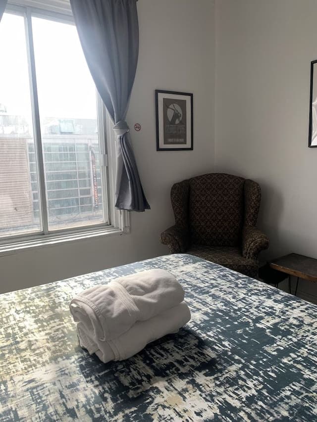Economy Double Room, 1 Queen Bed, Non Smoking, Shared Bathroom