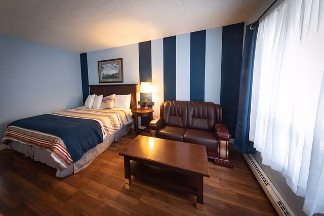 Deluxe Room, 1 King Bed, Non Smoking