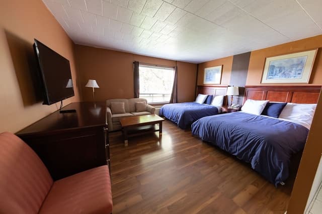 Family Room, Multiple Beds, Private Bathroom