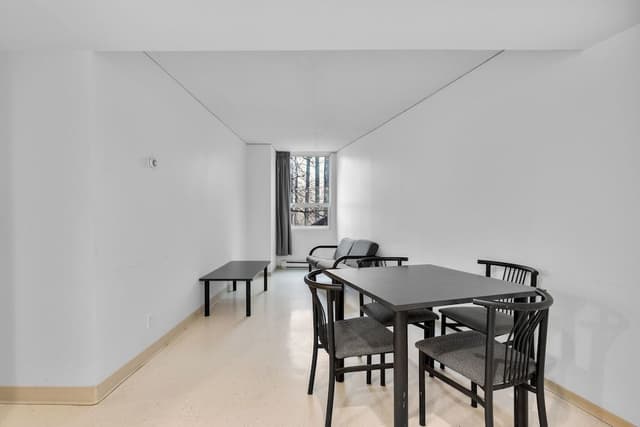 1 chambre dans 1 appt de 4 Chambres SUP