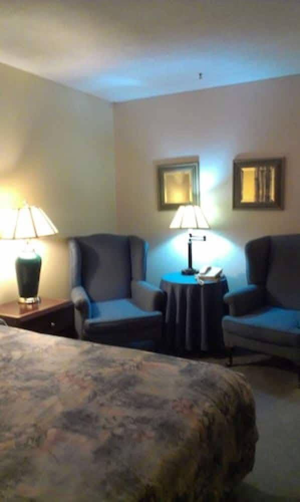 Standard Room, 1 Queen Bed, Jetted Tub