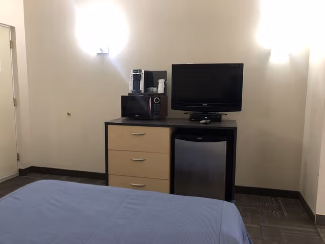 Standard Room, 1 Queen Bed, Smoking