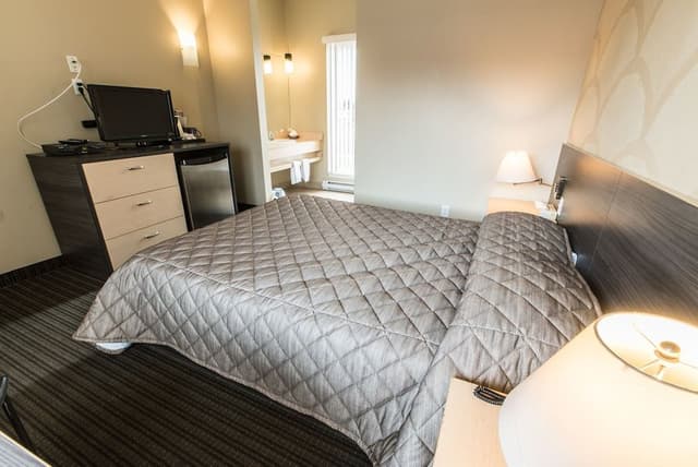 Standard Room, 1 Queen Bed, Non Smoking