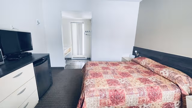 Premium Room, 1 Queen Bed, Non Smoking