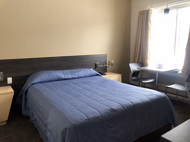 Standard Room, 1 Queen Bed, Smoking