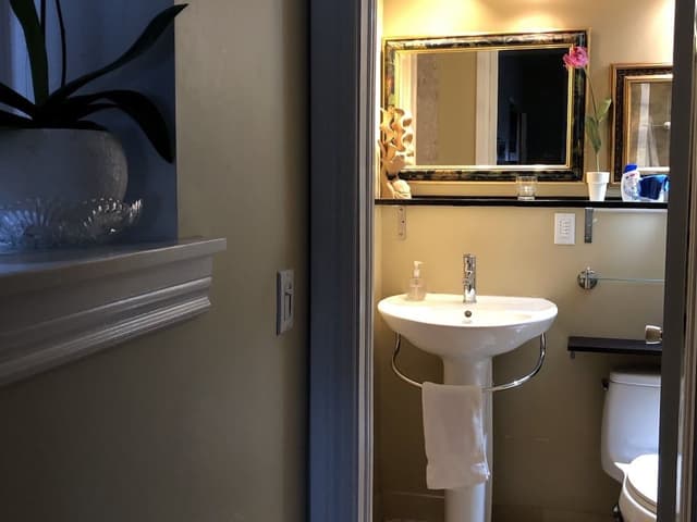 Comfort Double Room, Ensuite (The East Wing)