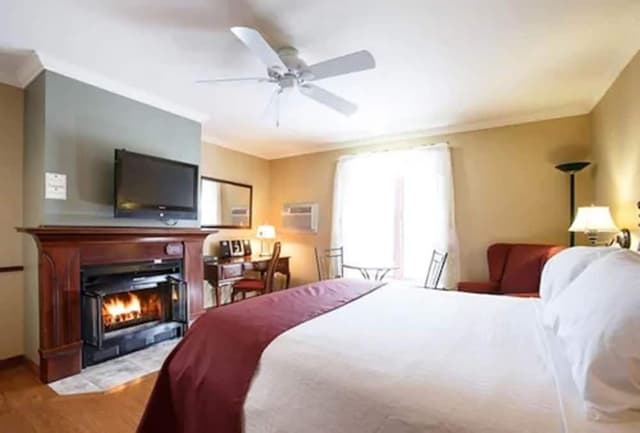 Standard Room, 1 Queen Bed