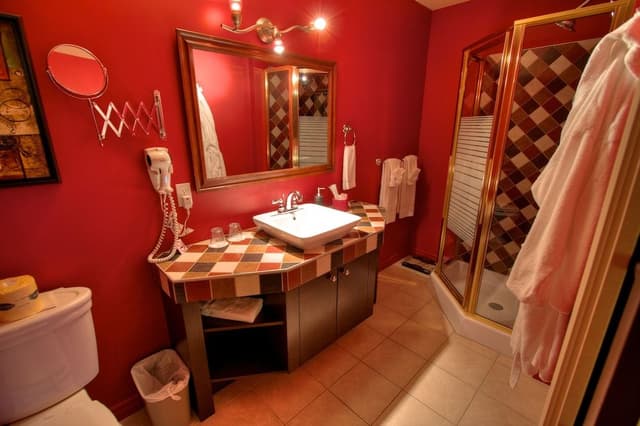 Suite (Valentine)