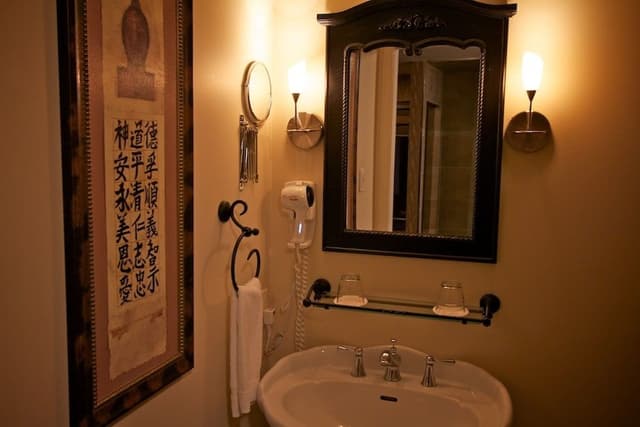 Suite (Oriental)