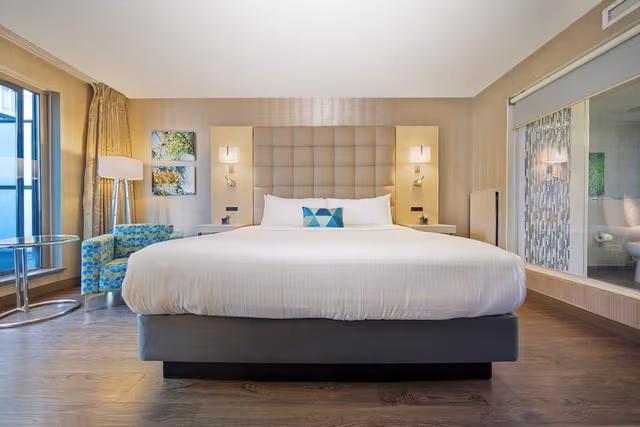Deluxe Room, 1 King Bed, Terrace