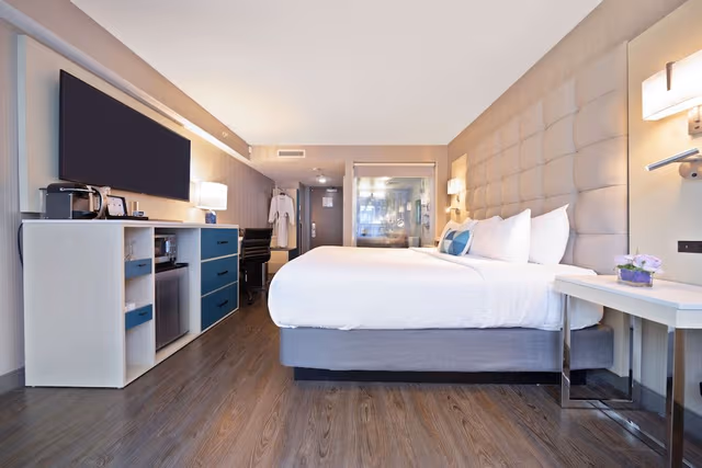 Deluxe Room, 1 King Bed