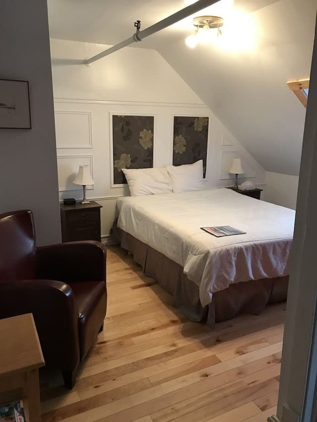 Standard Room, 1 Double or Queen bed