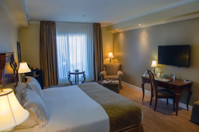 Standard Room, 1 King Bed