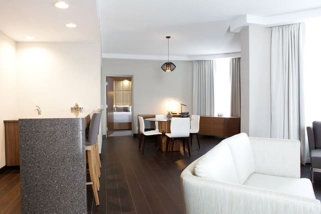 Suite, 1 King Bed