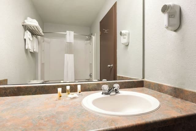 Comfort Room, 2 Queen Beds, Accessible, Non Smoking