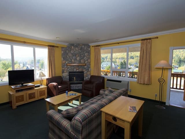 Luxury Studio, 1 King Bed with Sofa bed, Fireplace (No Pets)