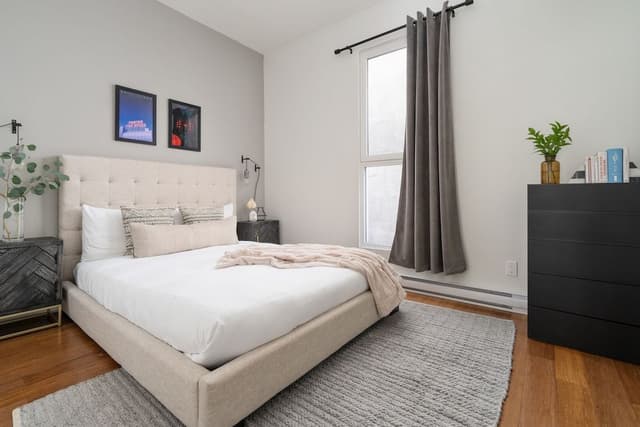 Deluxe 2 Bedroom Apartment
