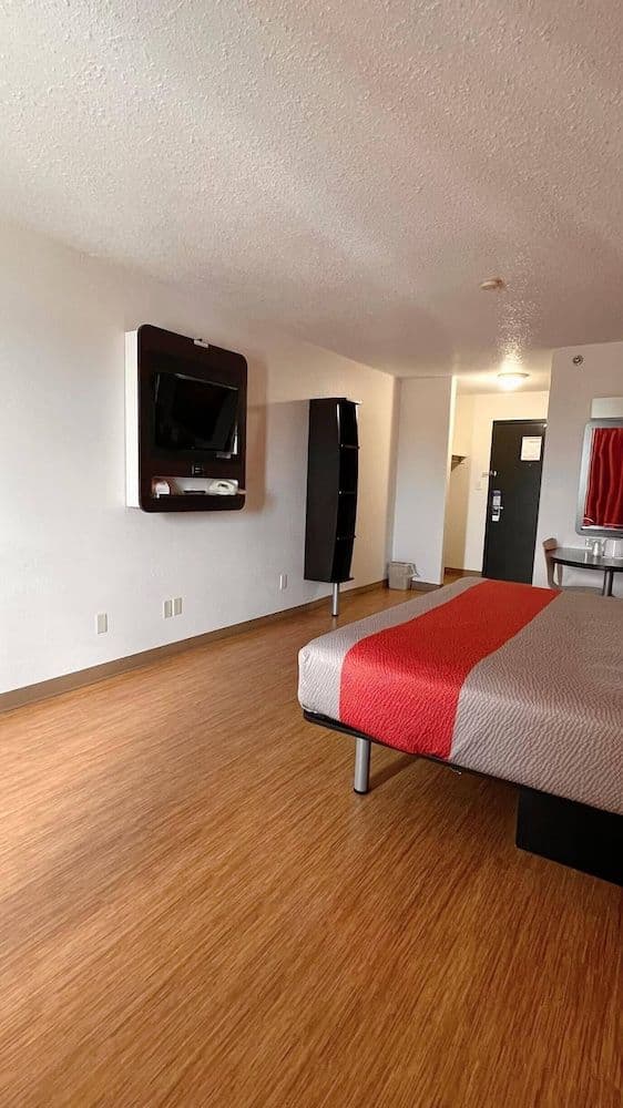 Standard Room, 1 Queen Bed, Non Smoking