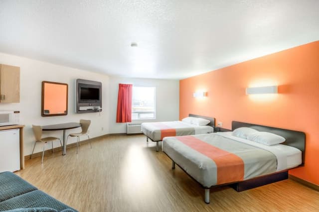 Standard Room, 1 King Bed, Smoking