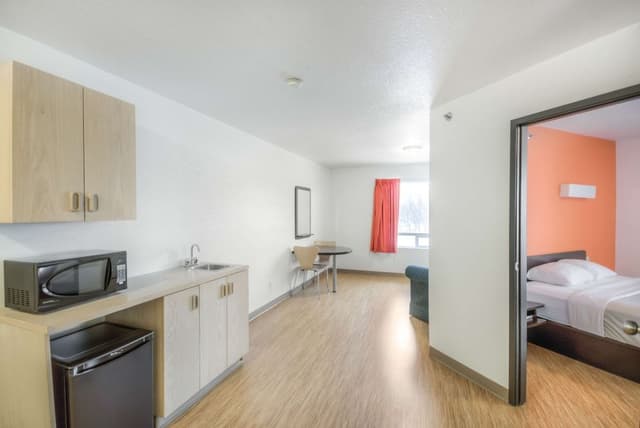 Deluxe Suite, 1 King Bed, Non Smoking, Hot Tub