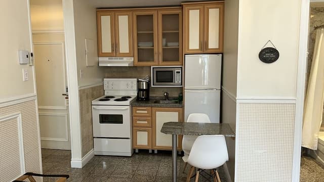 Deluxe Suite, 1 King Bed with Sofa bed