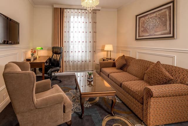Deluxe Suite, 1 King Bed with Sofa bed