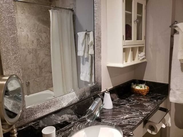 Deluxe Suite, 1 King Bed with Sofa bed
