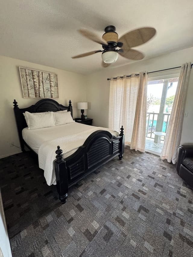 Economy Room, 1 Queen Bed, City View