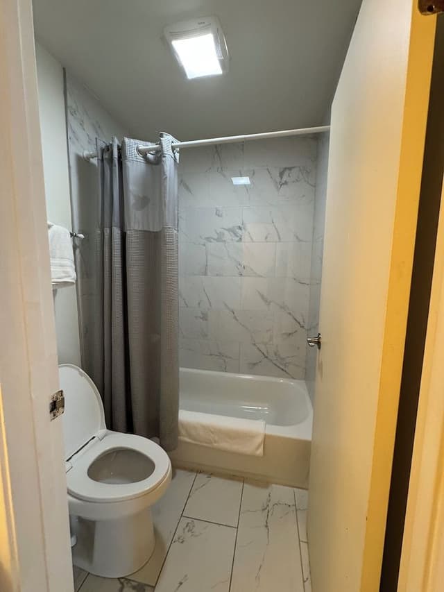 Economy Room, 1 Queen Bed, City View
