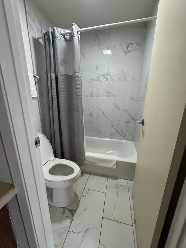 Economy Room, 1 Queen Bed, City View