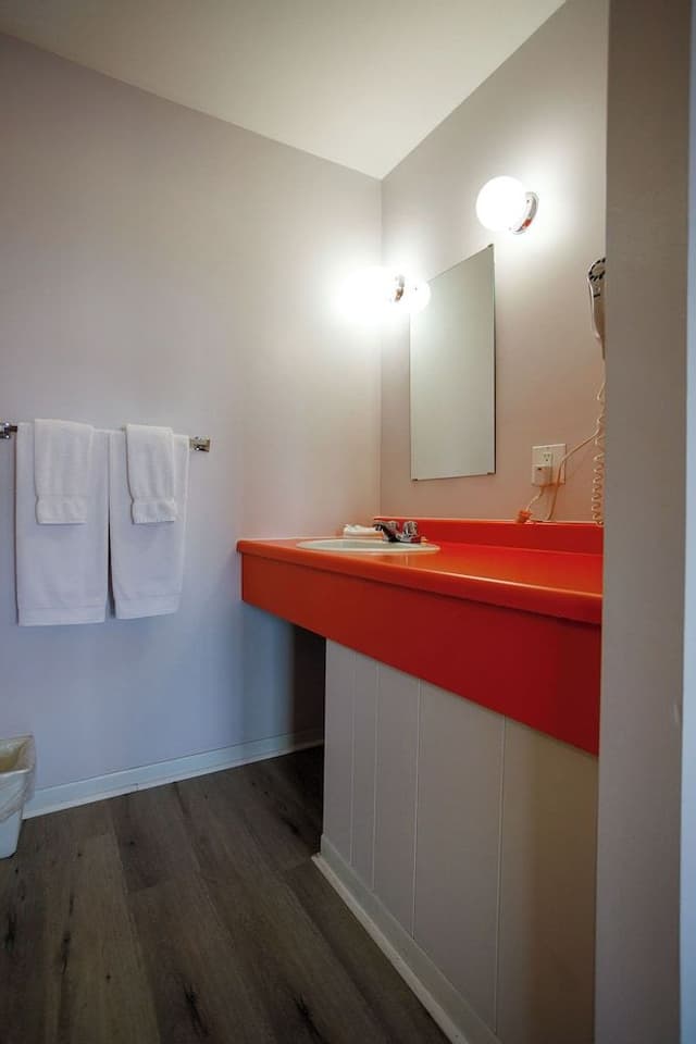 Classic Queen Room, First Floor