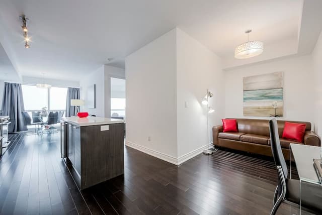 Executive 1 Bedroom Suite, Kitchen, City View