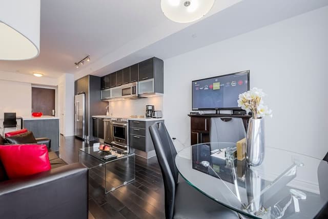 Superior 1 Bedroom Suite, Kitchen, City View