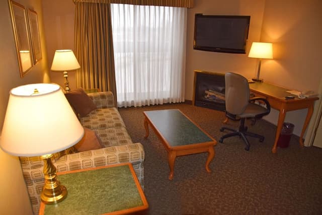 Luxury Suite, 1 King Bed with Sofa bed, Jetted Tub