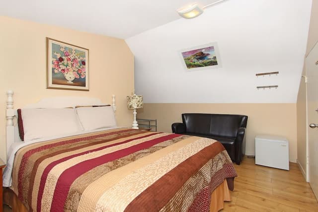 Loft, 1 Queen Bed, City View (Top Floor - 2 flights of stairs)