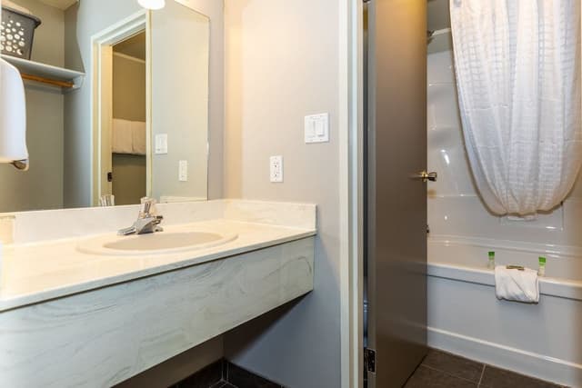 Standard Room, 2 Queen Beds (Pet Friendly)