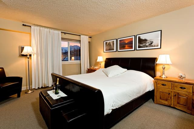 Honeymoon Suite, 1 King Bed with Sofa bed, Balcony