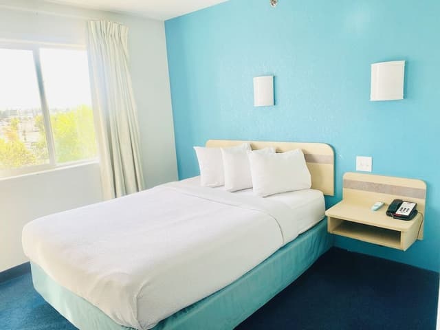 Standard Room, 1 Queen Bed, Non Smoking