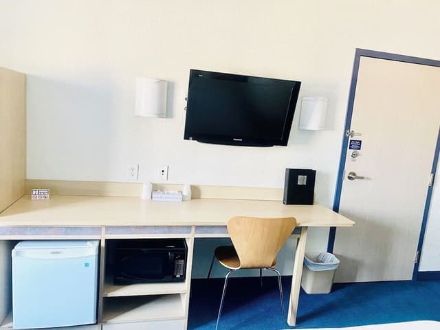 Deluxe Room, 2 Double Beds, Non Smoking, Refrigerator & Microwave