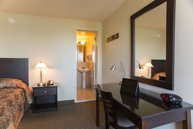 Comfort Room, 1 Queen Bed, Non Smoking