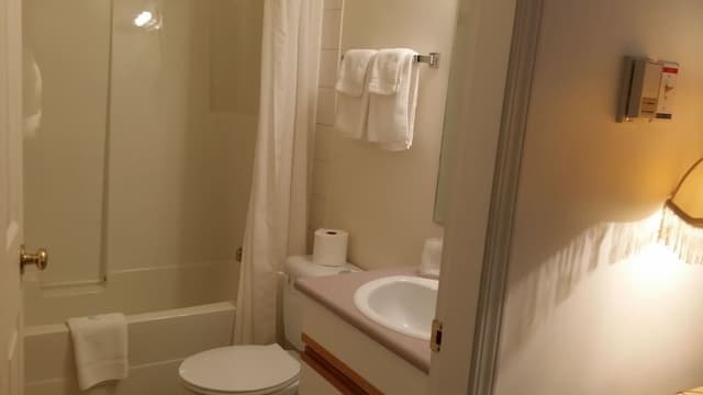 Standard Room, 1 Queen Bed