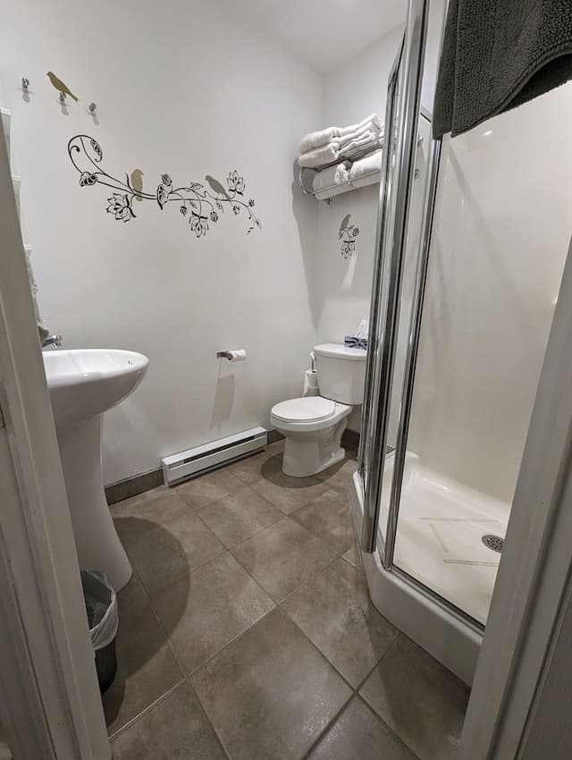 Classic Room, 1 Queen Bed, Ensuite