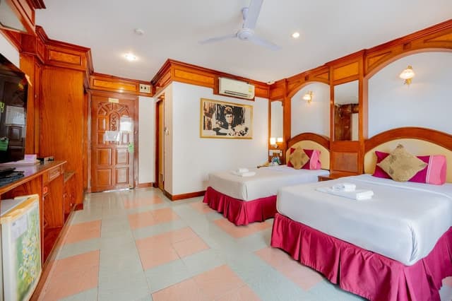 Deluxe Twin Room