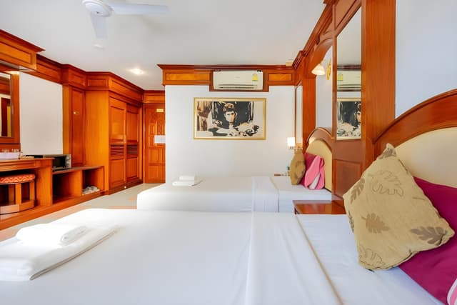 Deluxe Twin Room