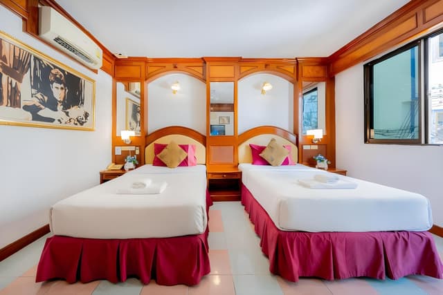 Deluxe Twin Room