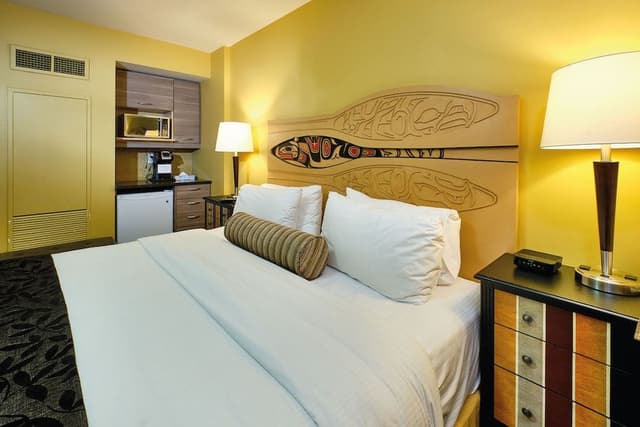 Deluxe Room, 1 King Bed