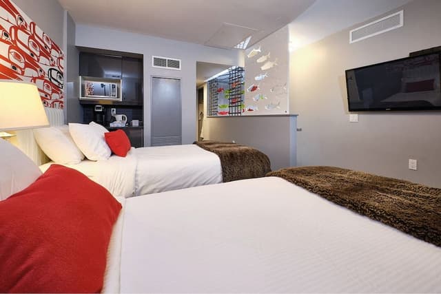 Family Room (Deluxe)